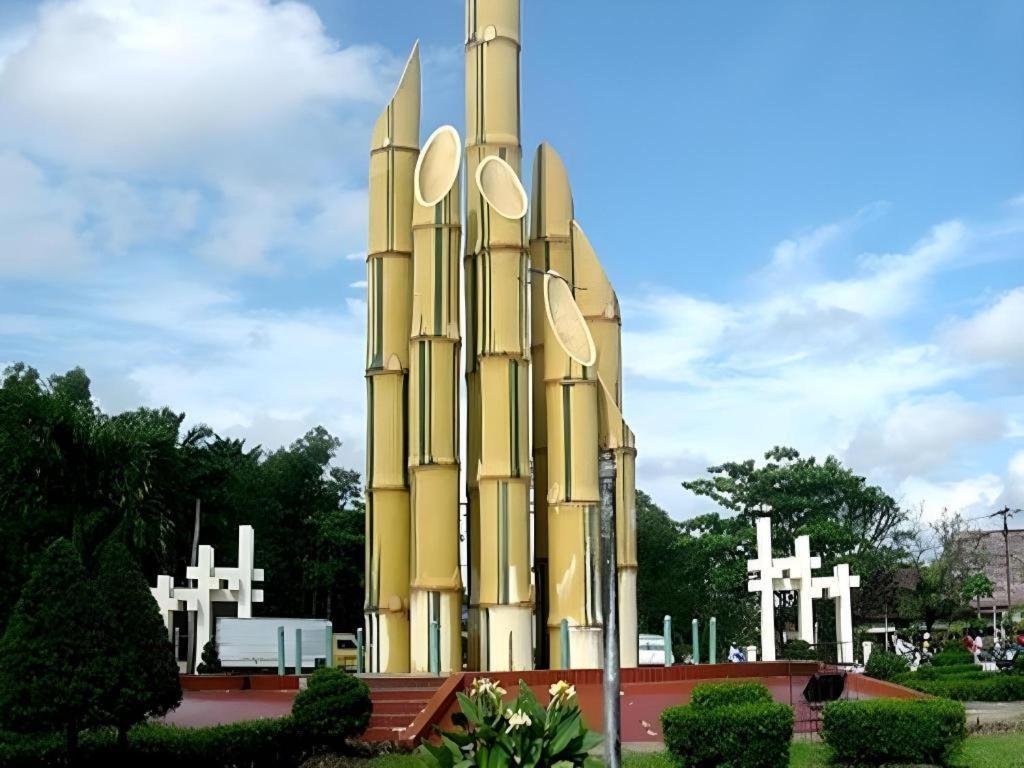 Orchardz Hotel Gajah Mada Pontianak Exterior foto