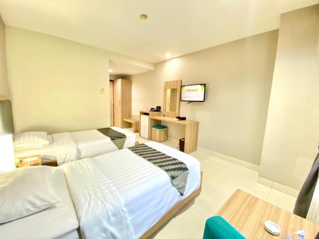 Orchardz Hotel Gajah Mada Pontianak Exterior foto