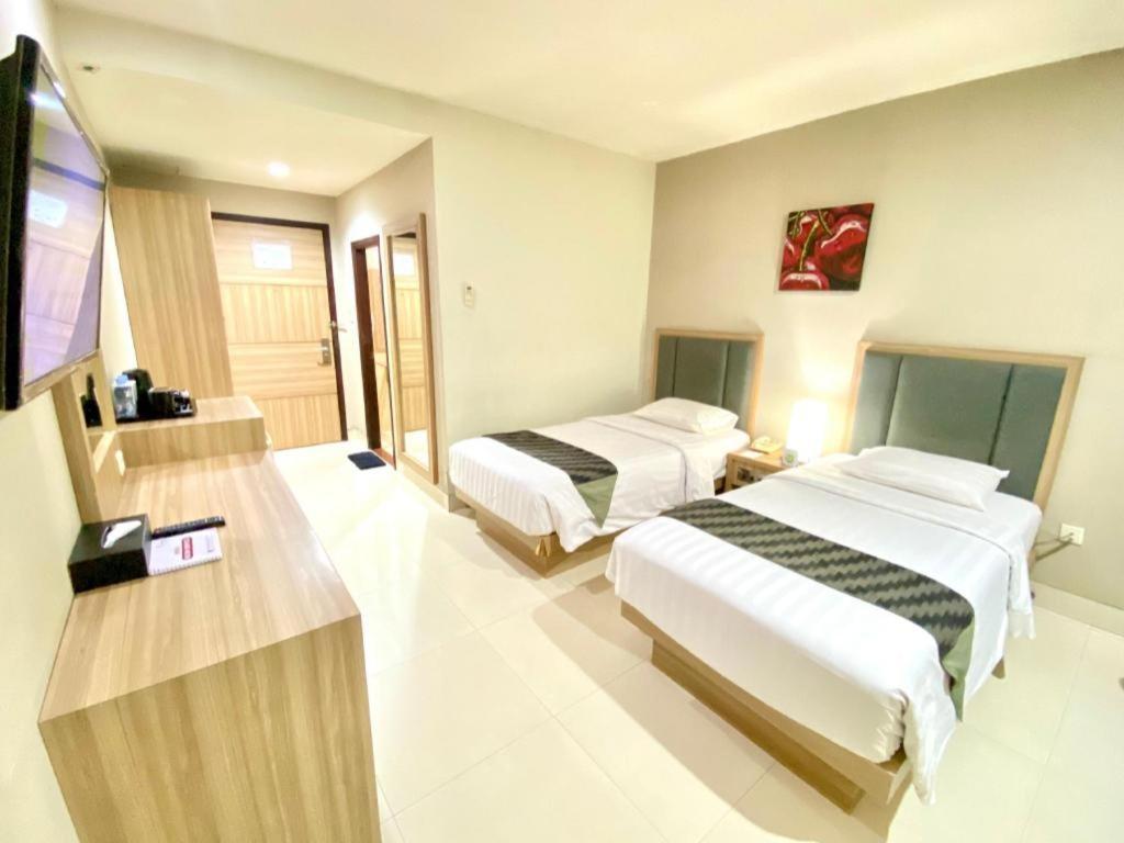 Orchardz Hotel Gajah Mada Pontianak Exterior foto